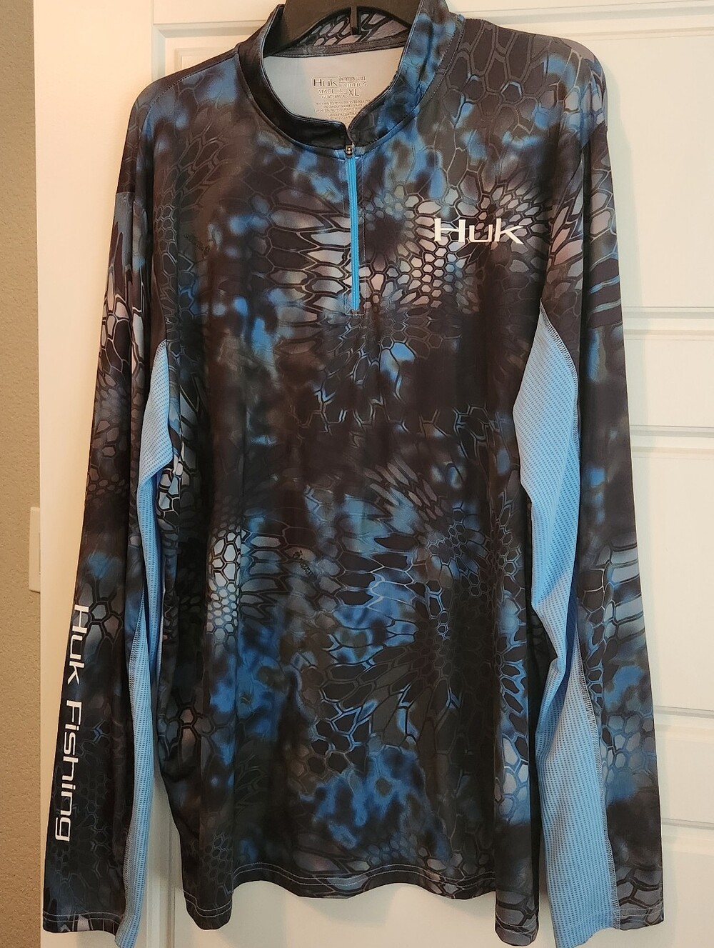 Huk Long Sleeve Performance Shirt - Blue & Black